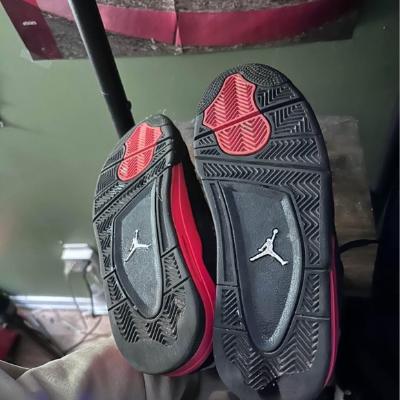 Jordan Retro 4, Red Thunder: US SIZE 7 - Picture 4 of 5